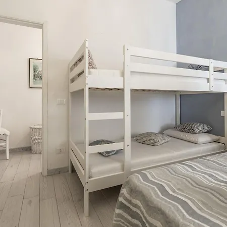 Casa Liliana Ac, Wifi, Dei Marmi بيت للعطل *