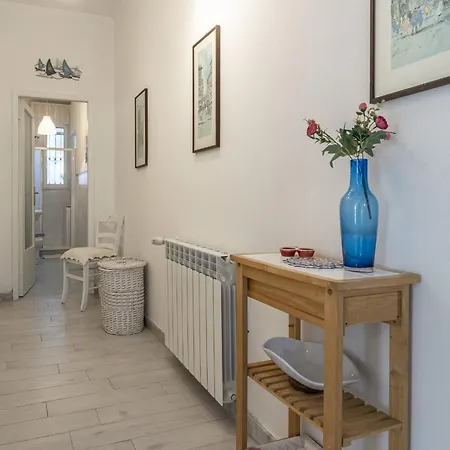 Casa Liliana Ac, Wifi, Dei Marmi بيت للعطل