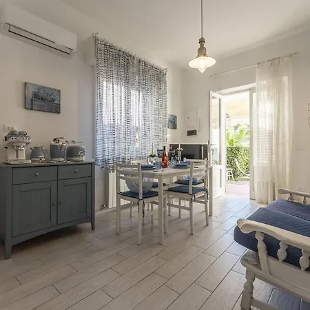 Casa Liliana Ac, Wifi, Dei Marmi بيت للعطل